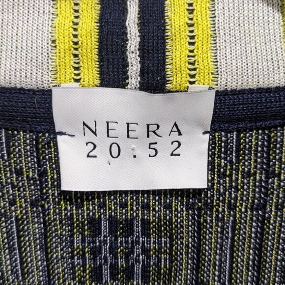 Neera 20:52 | Knit double breasted blazer in yellow check - Picture 3 of 9